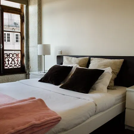 Low Cost Tourist - Palacio Da Bolsa * Porto